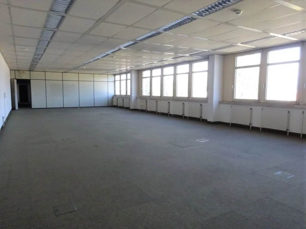 Großzügige, lichtdurchflutete Bürofläche in zentraler und frequentierter Lage im Grazer Bezirk Puntigam - Provisionsfrei ! - Ansicht 2