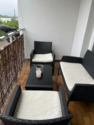 Helle und vollmöblierte 2-Zimmer-Wohnung mit Loggia & Donaublick – Bild 3