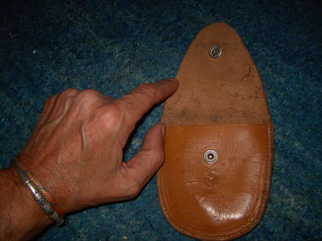 Abzugeben Sammelstück: Handschellen Holster, Gürteltasche Schließringe Vintage - GENDARMERIE / POLIZEI alt, 1960er/1970er -gebr, in gutem Zustd. & wie abgebildet !