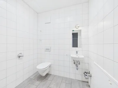 6-Zimmer-Gewerbeimmobilie mieten in Urfahr-Umgebung – 242 m², € 2.502 – Bild 8 von 10