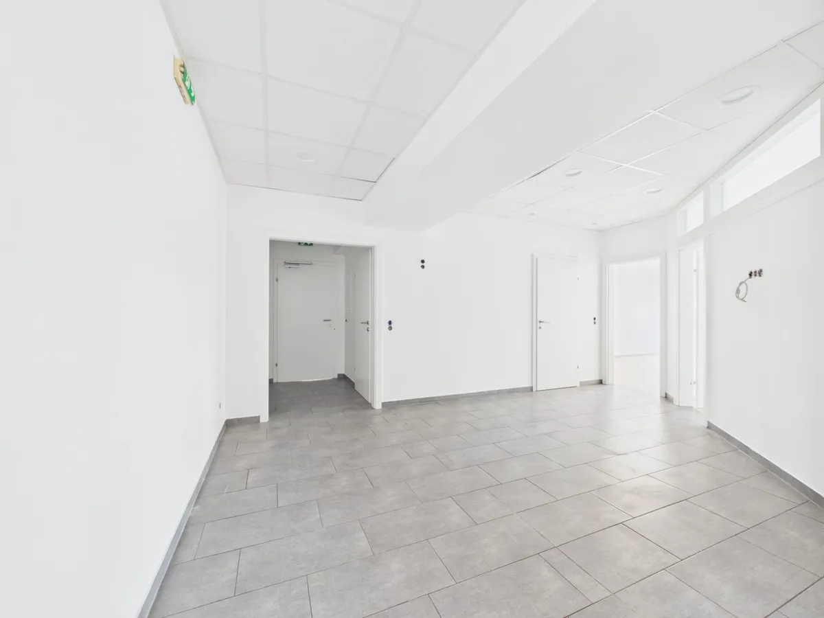 STEYREGG: BÜRO- PRAXIS-THERAPIE-ORDINATIONSFLÄCHE ca. 242 m² + BALKONFLÄCHE in zentraler Lage - Ansicht 2