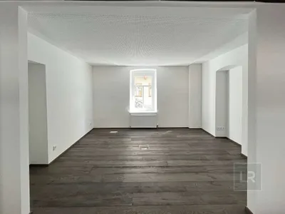 Gewerbeimmobilie kaufen in Kitzbühel – 120 m², € 990.000 – Bild 2 von 8