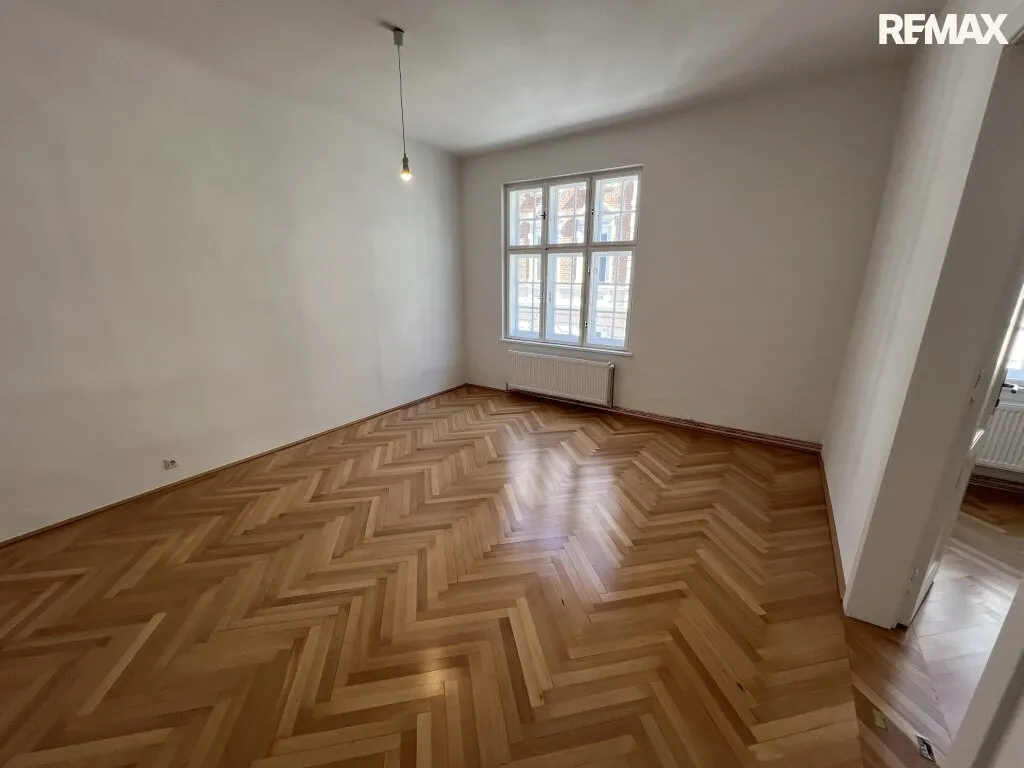 Erstbezug nach Renovierung! Altbauwohnung mit 90 m² in bester Lage! - Ansicht 3