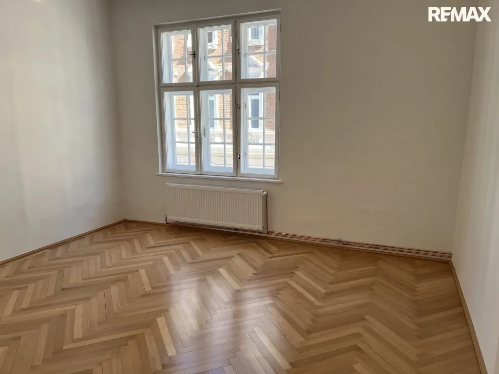 Erstbezug nach Renovierung! Altbauwohnung mit 90 m² in bester Lage! - Ansicht 2