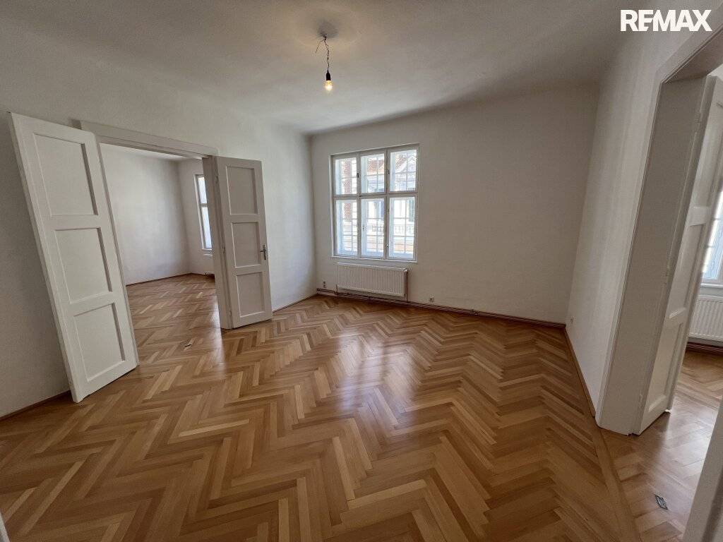 Erstbezug nach Renovierung! Altbauwohnung mit 90m2 in bester Lage!