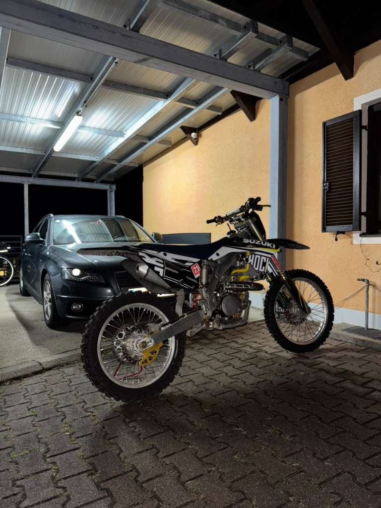 Suzuki RM Z450 Motocross