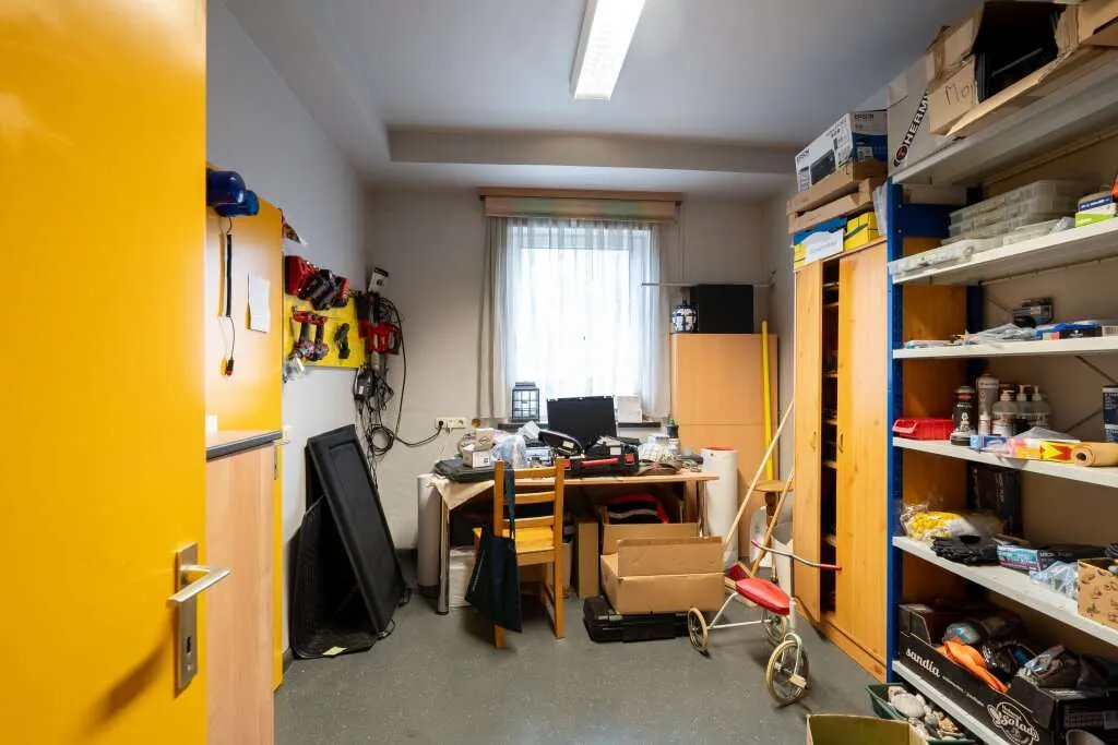Gewerbeobjekt in Ansfelden: 130 m² Lagerhalle + 50 m² Büro zu mieten - Ansicht 3
