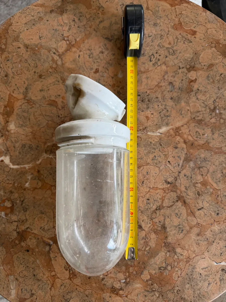 Glaskolbenlampe-Stall, Keller-Hoflampe, € 40,- (4073 Wilhering)