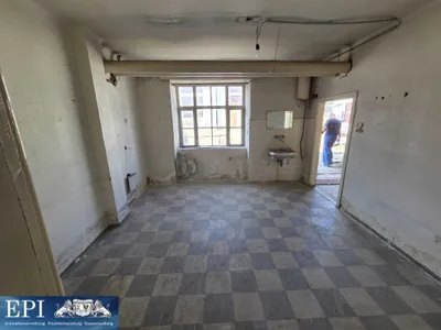 Gewerbeimmobilie mieten in Wiener Neustadt Land – 27 m², € 152