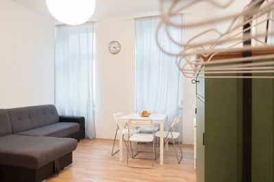 Voll möblierte 2 Zimmer Wohnung – Bild 2