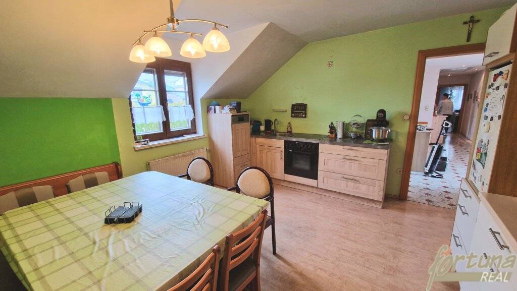 ***Großzügiges Einfamilienhaus mit Garten*** - Ansicht 2