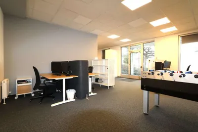 1-Zimmer-Gewerbeimmobilie mieten in Baden – 84,84 m², € 1.415 – Bild 4 von 12