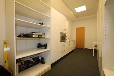 1-Zimmer-Gewerbeimmobilie mieten in Baden – 84,84 m², € 1.415 – Bild 8 von 12