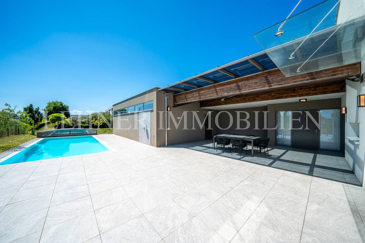 * FELDKIRCHEN BEI GRAZ * MODERNES ECKREIHENHAUS MIT HAUS-CHARAKTER AUF 900 M² GRUND - VIEL PLATZ FÜR KOMFORT & PRIVATSPHÄRE * - Ansicht 2
