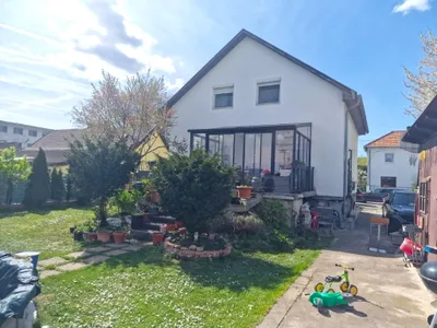 6-Zimmer-Haus kaufen in Mödling – 118 m², € 495.000 – Bild 1 von 16