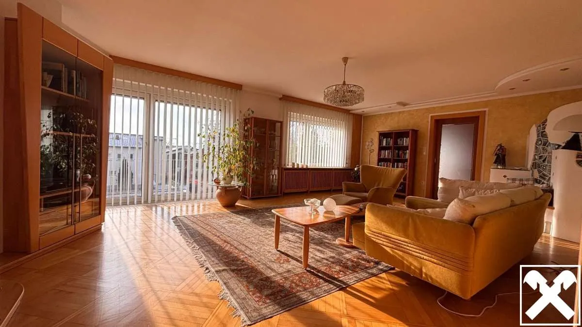 Großzügige 4-Zimmer-Wohnung mit Terrasse - Ansicht 2