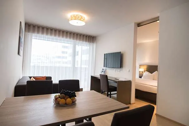 1 Monat in der möblierten Wohnung in Steyr, inkl. wöchentlicher Reinigung, ohne Kaution und monatlich kündbar, inkl. Tiefgaragenstellplatz, Bäckerei und Wellness im Haus - Ansicht 3