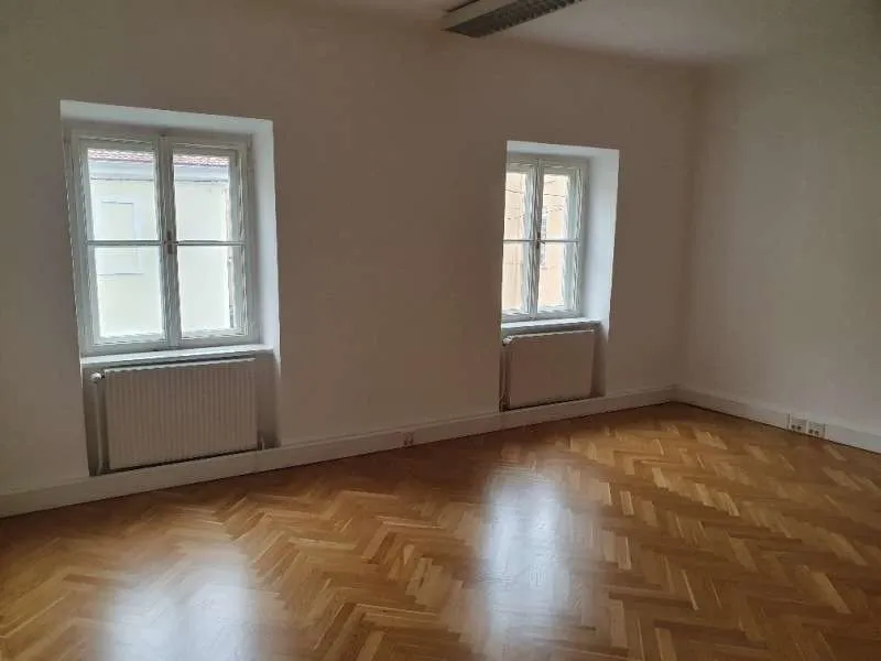ZU MIETEN!!! Büro in zentraler Lage – pohled 2