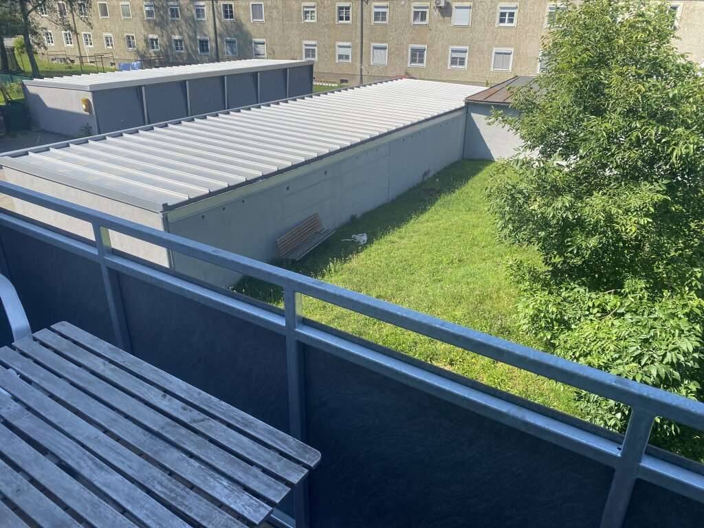 Sonnige Balkonwohnung zum selbst sanieren mit 3 Zimmern - provisionsfrei auf www.riedersbach.com - Ansicht 3