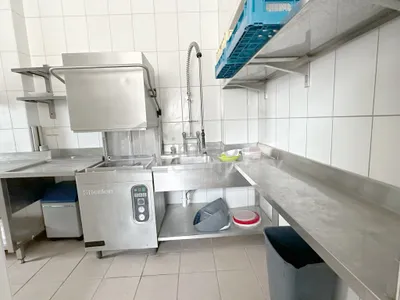 10-Zimmer-Gewerbeimmobilie mieten in Baden – 235 m², € 2.500 – Bild 26 von 42