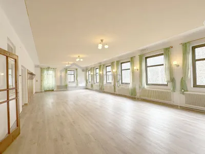 10-Zimmer-Gewerbeimmobilie mieten in Baden – 235 m², € 2.500 – Bild 12 von 42