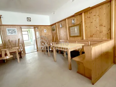 10-Zimmer-Gewerbeimmobilie mieten in Baden – 235 m², € 2.500 – Bild 10 von 42