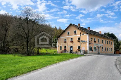 10-Zimmer-Gewerbeimmobilie mieten in Baden – 235 m², € 2.500 – Bild 1 von 42