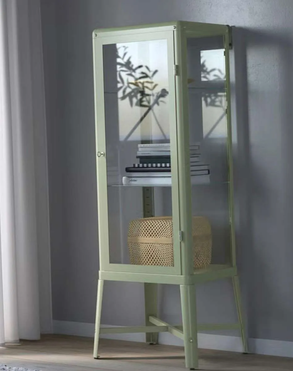 IKEA Fabrikör Vitrine aus Metall (Vintage Grün) Industrial Glasvitrine, € 110,- (9064 Pischeldorf (Gde. Magdalensberg))