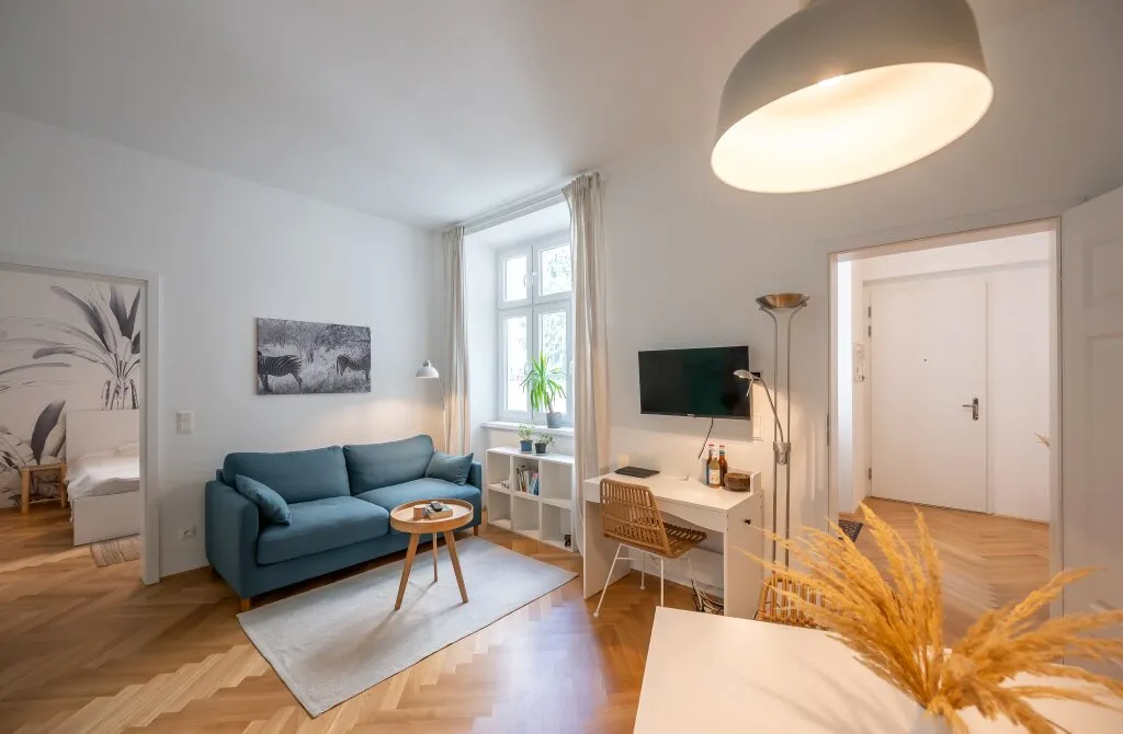 ++NEU++ Stilvoller Altbau-Zweitbezug mit 2 Zimmern in begehrter Lage - Ansicht 2