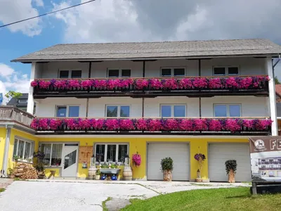 14-Zimmer-Wohnung mieten in Weiz – 450 m², € 32