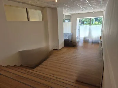1-Zimmer-Gewerbeimmobilie mieten in Gmunden – 90 m², € 1.320 – Bild 3 von 8