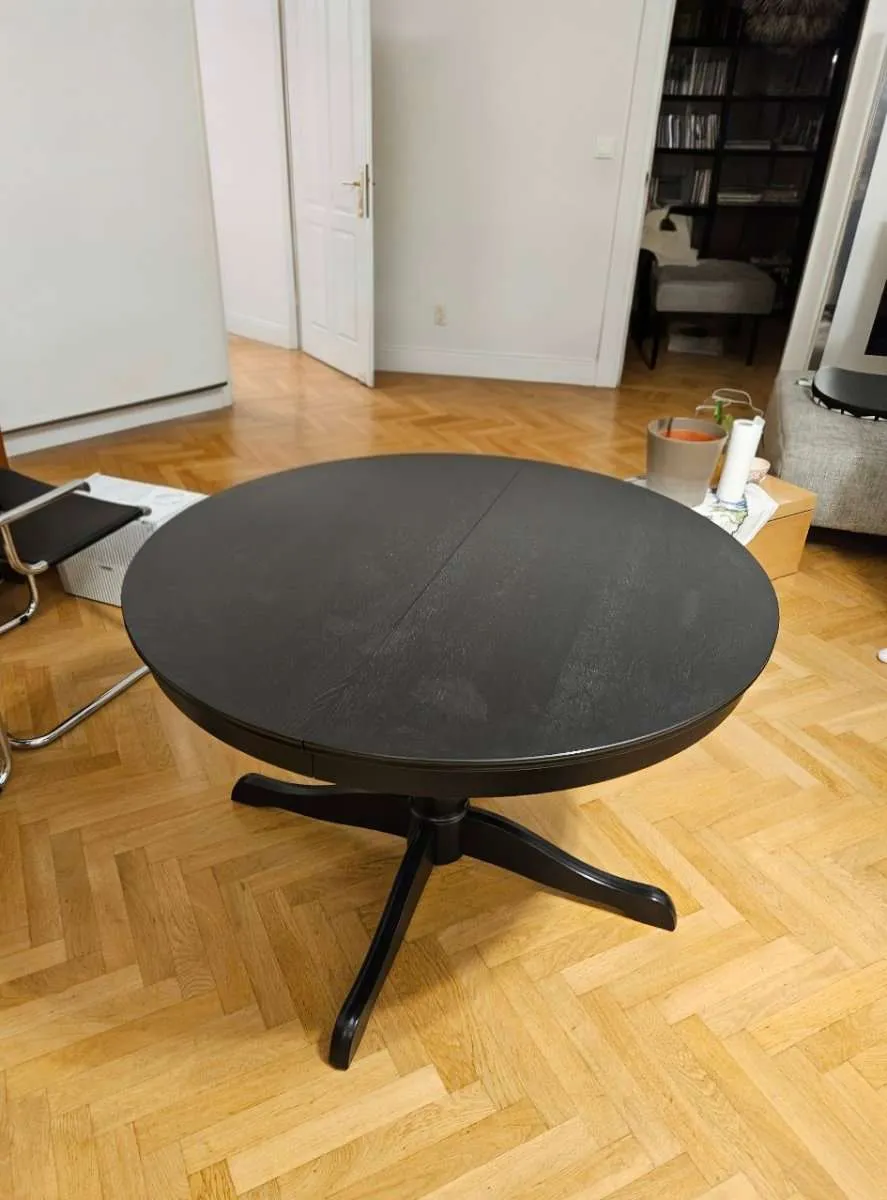 INGATORP Esstisch von IKEA - schwarz, rund, ausziehbar - gepflegter Zustand, € 145,- (1050 Wien)