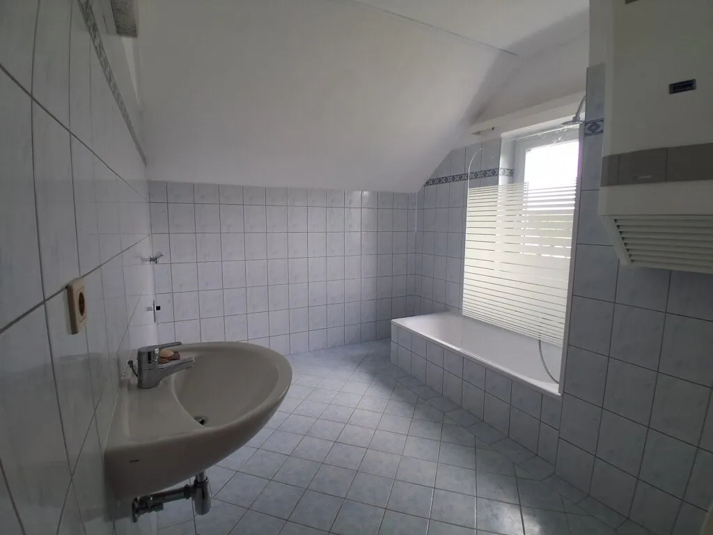 Neu sanierte Mietwohnung in ruhiger Lage mit Gemeinschaftsgarten – pohled 3