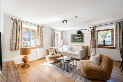 4-Zimmer-Wohnung mieten in Kitzbühel – 117 m², € 4.680 – Bild 1 von 8