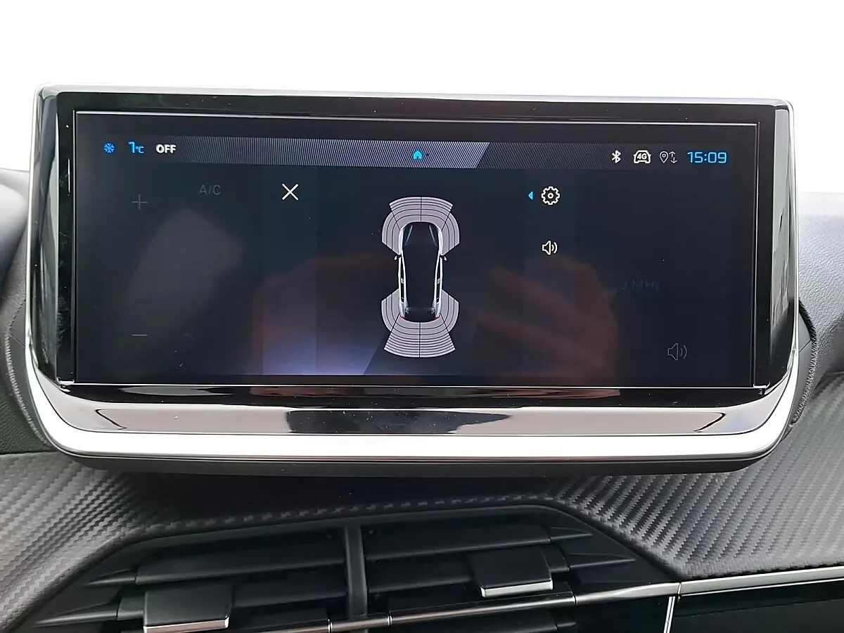 Peugeot 208 1.2 Hybrid 110 Allure (EURO 6e) – Bild 10