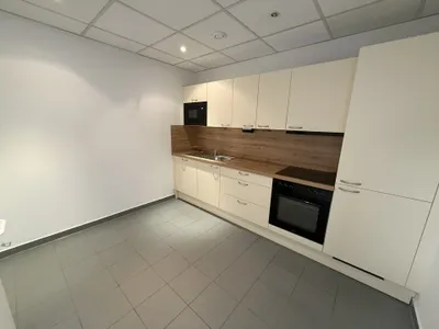 1-Zimmer-Gewerbeimmobilie mieten in Baden – 38 m², € 589 – Bild 3 von 5