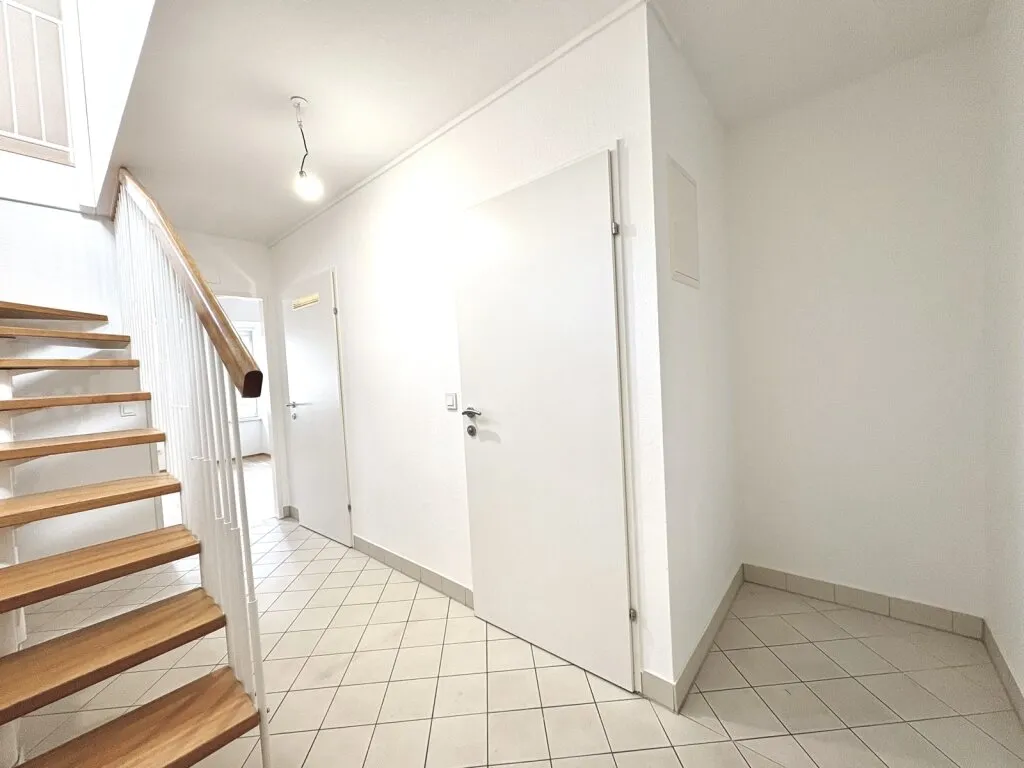 Klimatisierte 2-Zimmer-Dachgeschoss-Maisonette mit Terrasse - ruhige Lage in Hernals nahe AKH - Widok 2