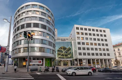 Gewerbeimmobilie mieten in Wien – 1 233 m², € 23 – Bild 1 von 7