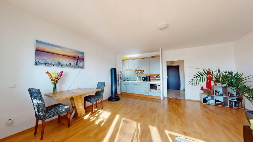 Neuer Preis und PROVISIONSFREI - Sehr heimelige und großzügige Wohnung im Herzen von Biedermannsdorf - Ansicht 2