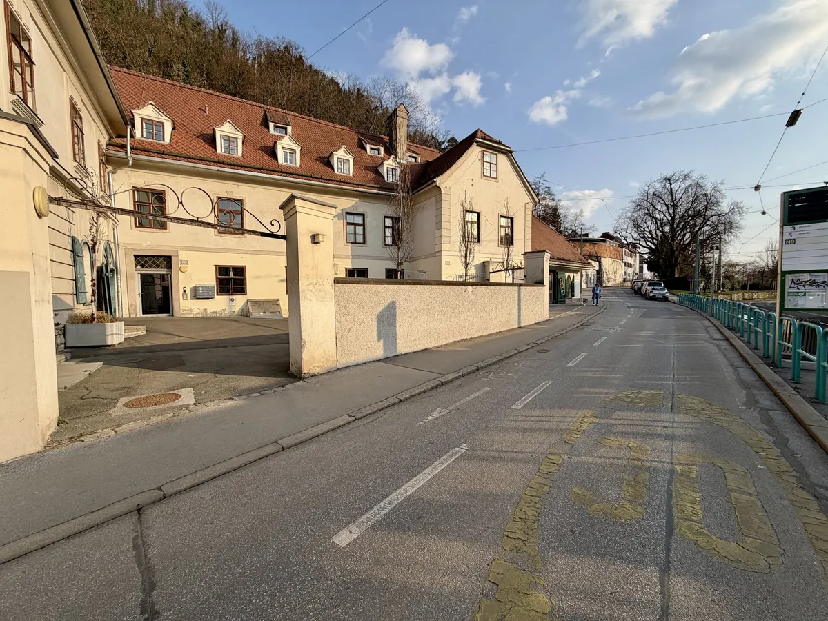 Großzügige Altbau-Bürofläche in Bestlage - zu mieten – pohled 3
