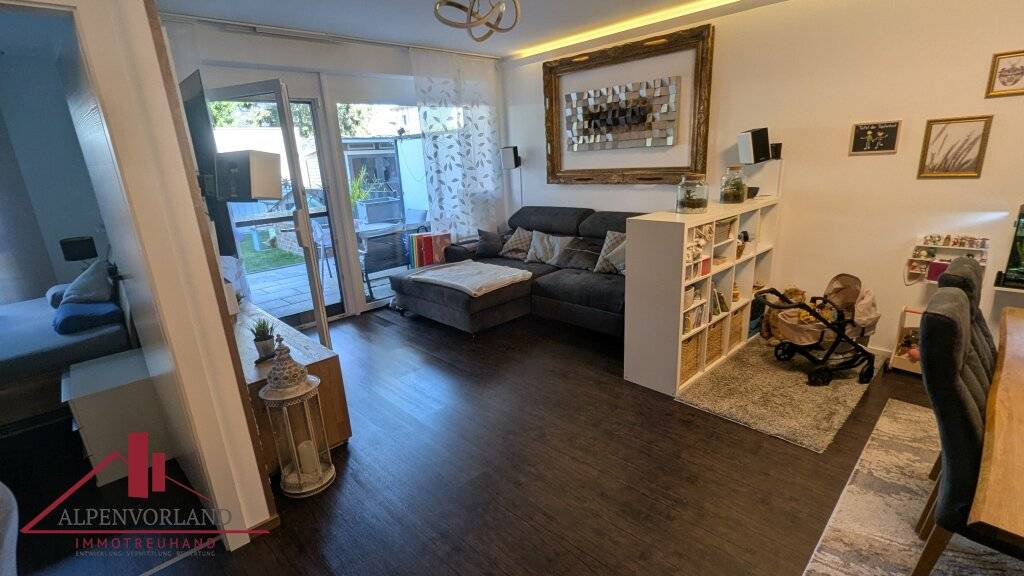 Neuwertige Eigentumswohnung mit 4 Zimmern, 2 Terrassen und 3 PKW-Stellplätzen in Ebreichsdorf!!! - Ansicht 2