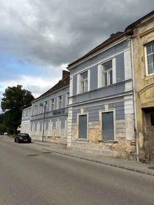 Gewerbeimmobilie kaufen in Baden – 600 m², € 287.000
