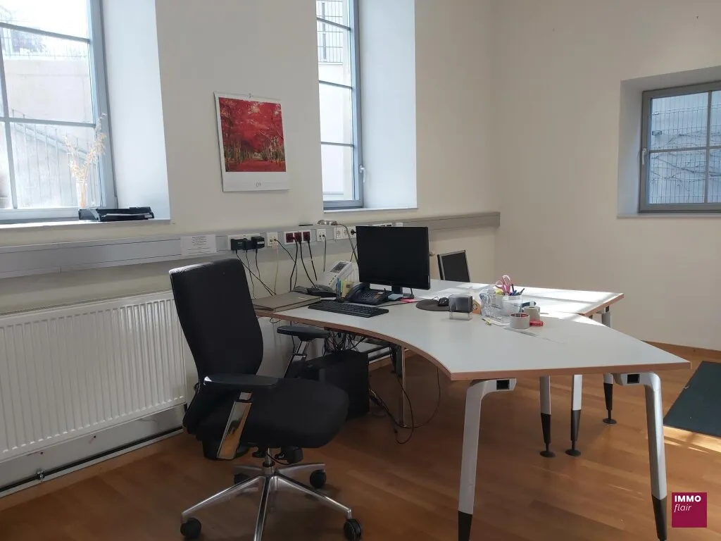 Helles Büro mit 2 separaten Räumen, Teeküche und optionalen Möglichkeiten - Ansicht 2