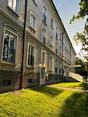100 m² - großzügige 3 Zimmerwohnung - Weinbergblick und Blick in den Stiftsgarten