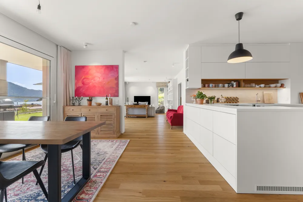 Neuwertige Gartenwohnung mit faszinierendem Seeblick - Widok 2