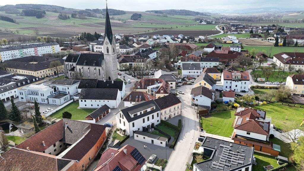 Großzügiges Stadthaus mit Eigengarten und Terrasse, St. Valentin