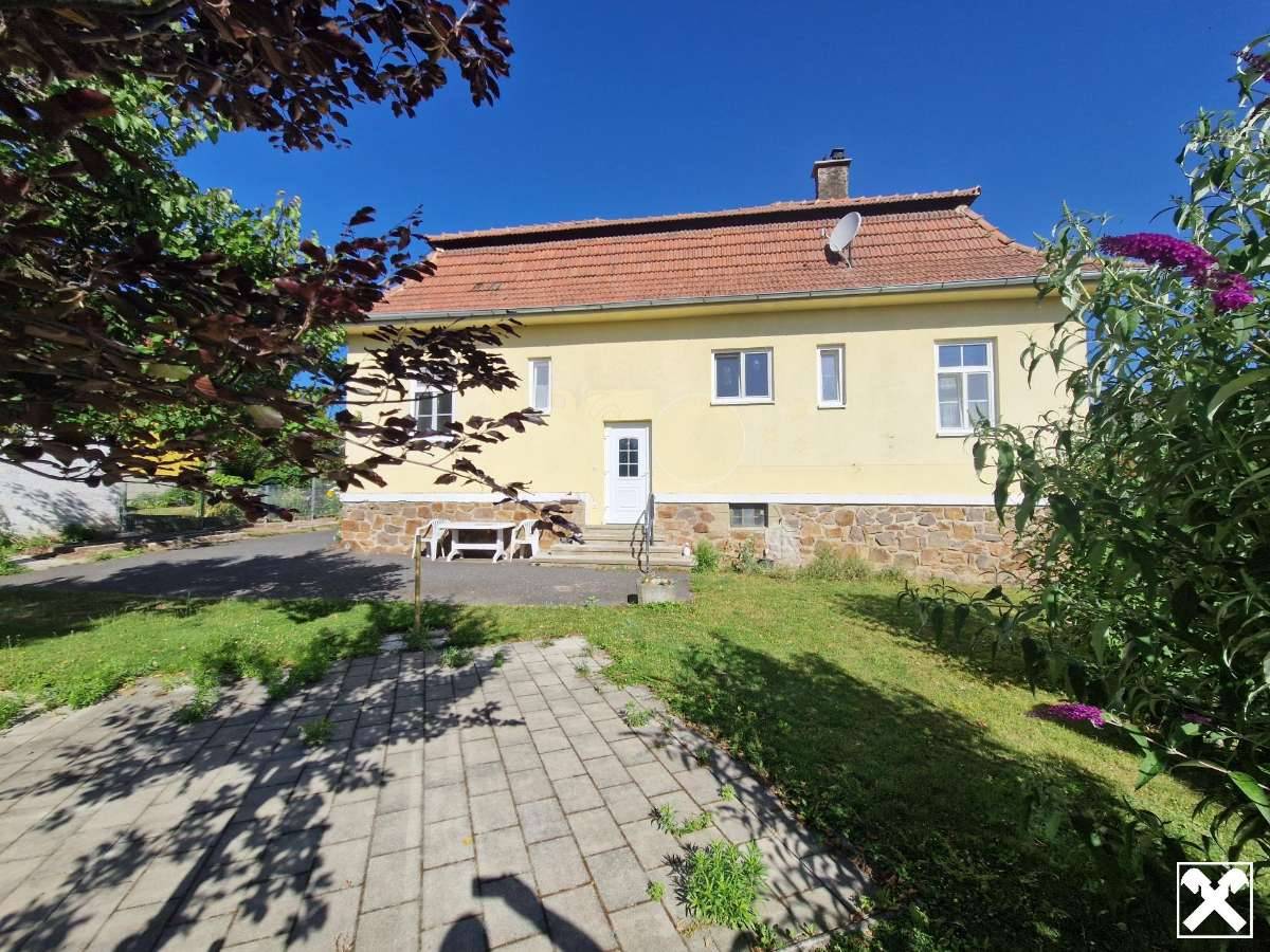 SANIERUNGSBEDÜRFTIGES, CHARMANTES LANDHAUS MIT TRAUMHAFTEM GARTEN IN ALLERBESTER, RUHIGER WOHN-, RUHE- UND ZENTRUMSLAGE VON MAISSAU - Ansicht 3