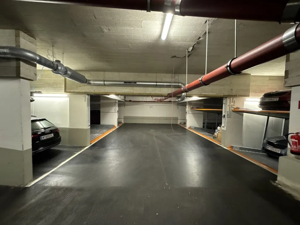 GARAGENPLATZ (STAPELPARKER) DIREKT BEI U3 HÜTTELDORFER STRASSE - Ansicht 3