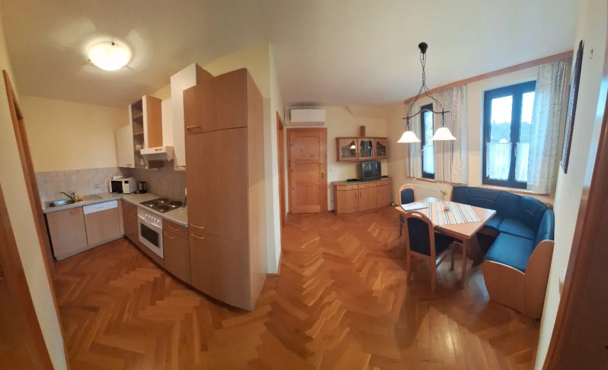 Wohnung mit Pferde Einstellplatz, Altenwörth