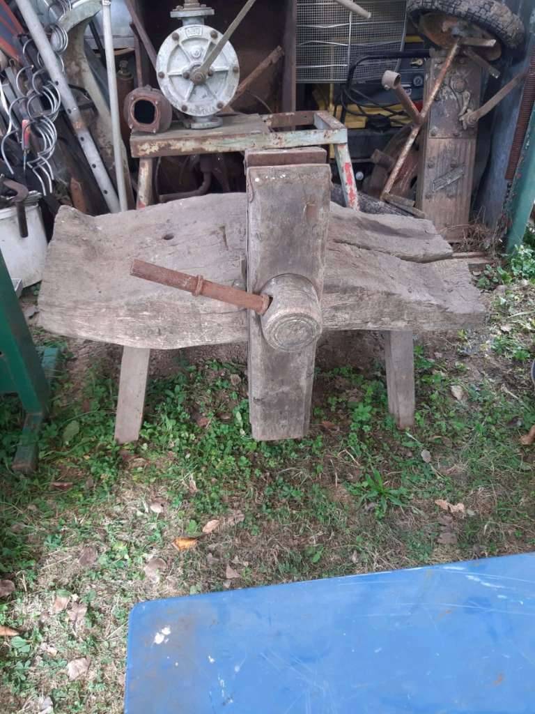 Antiker Schraubstock